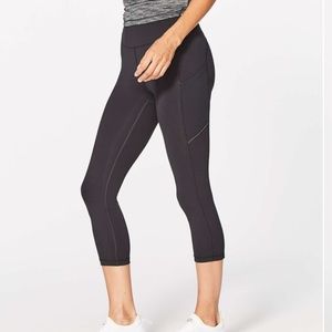 Lululemon Speed Up Crop (21") size 8